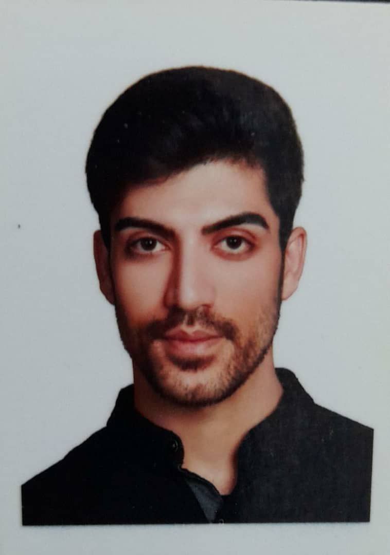 صادق اکبری